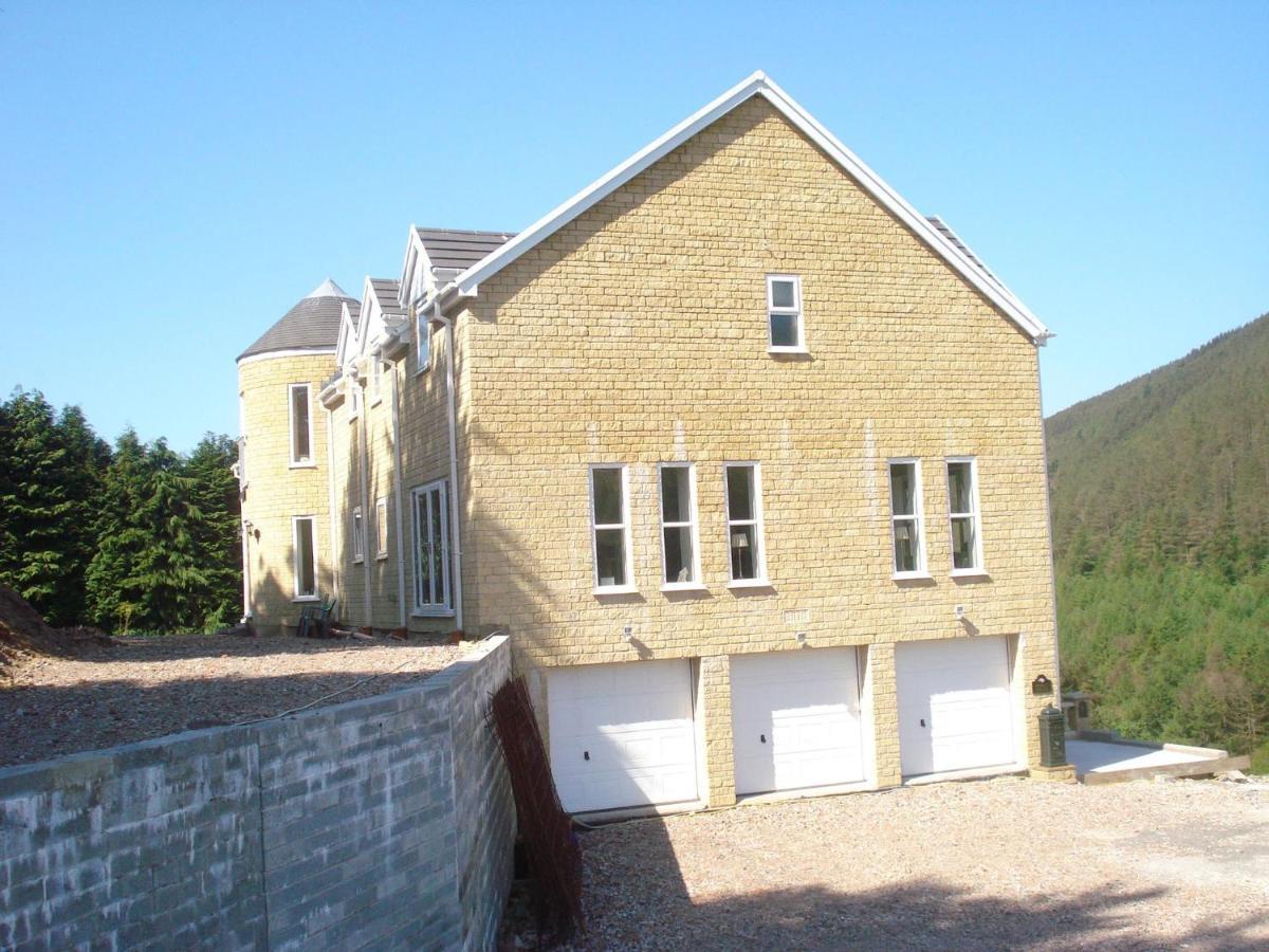 Rowan House Bed Breakfast Main House & Self Contained Self Catering Apartment Cymmer Exterior photo