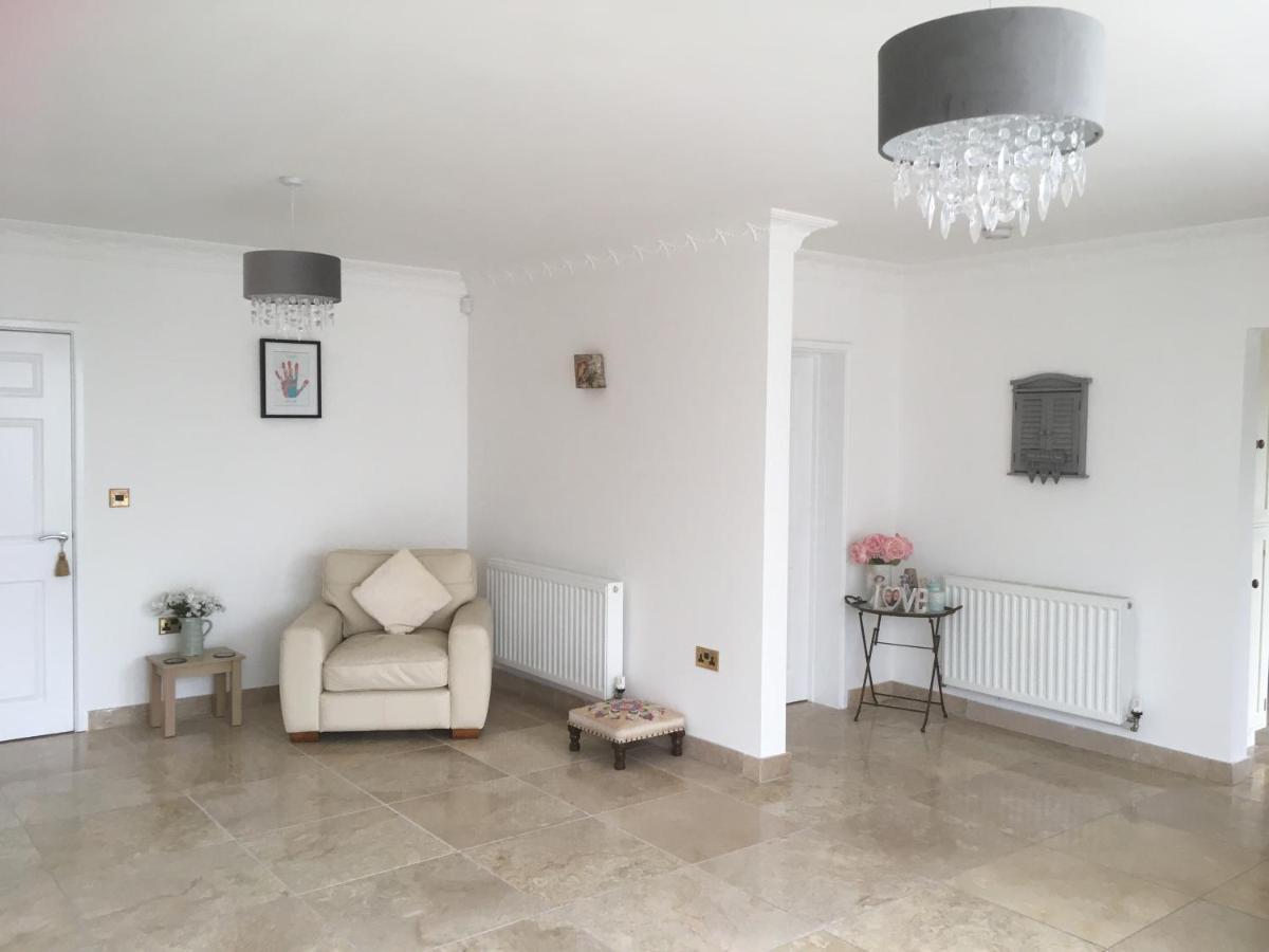Rowan House Bed Breakfast Main House & Self Contained Self Catering Apartment Cymmer Exterior photo